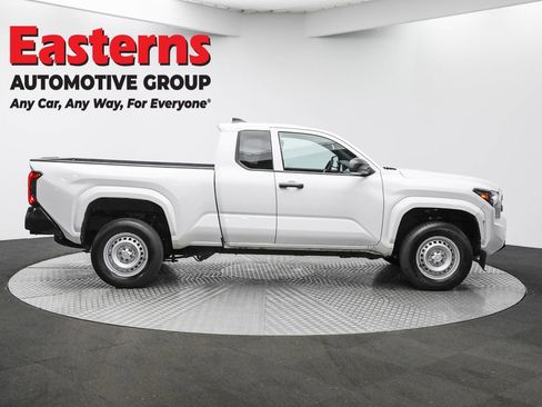 Used 2024 Toyota Tacoma SR image 4