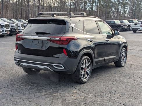 Used 2023 Kia Seltos SX w/ SX Sunroof Package image 3