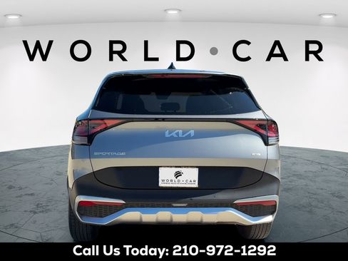 Certified 2025 Kia Sportage LX FWD image 6