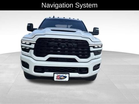 Used 2025 RAM 2500 Limited AWD/4WD image 2