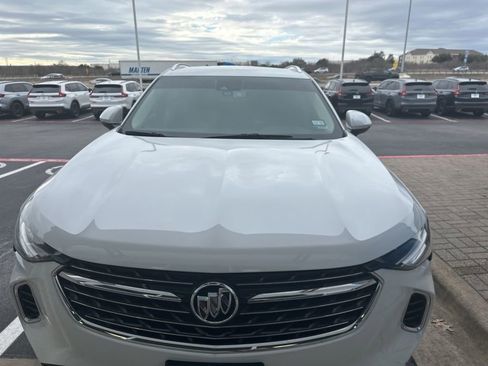 Used 2023 Buick Envision Essence image 2