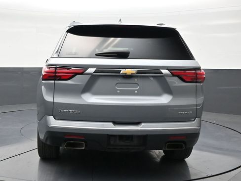 Used 2023 Chevrolet Traverse Premier FWD image 4