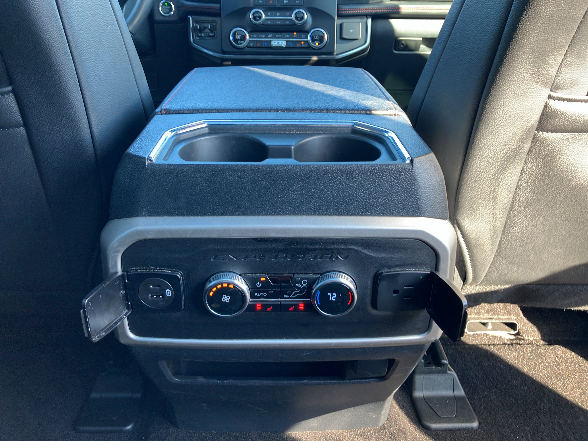 Used 2023 Ford Expedition Limited AWD/4WD image 40