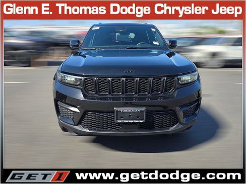 New 2025 Jeep Grand Cherokee Altitude image 2