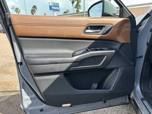 Used 2022 Nissan Pathfinder Platinum w/ Cargo Package image 8