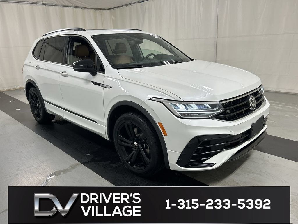 Certified 2024 Volkswagen Tiguan SE R-Line AWD/4WD image 1