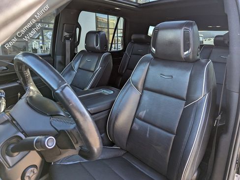 Used 2022 Cadillac Escalade Premium Luxury RWD image 17