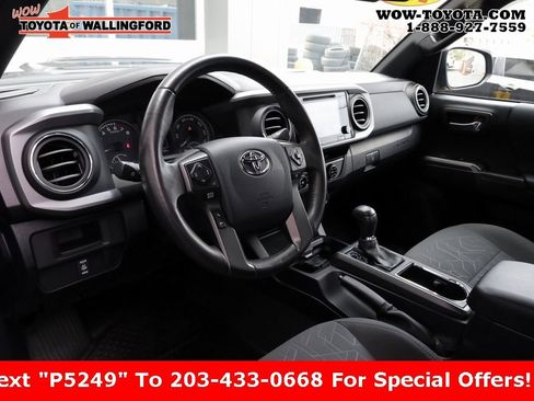 Certified 2017 Toyota Tacoma TRD Sport image 27