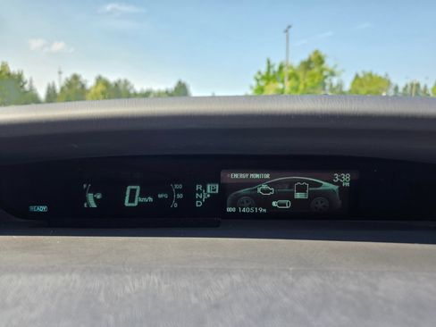 Used 2014 Toyota Prius Four FWD image 12