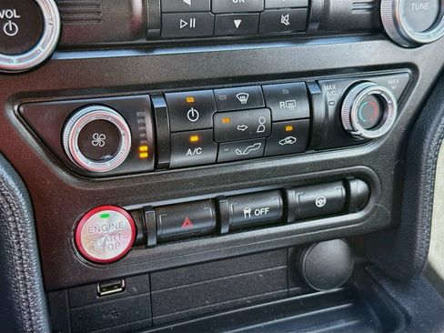 Used 2019 Ford Mustang Coupe RWD image 16