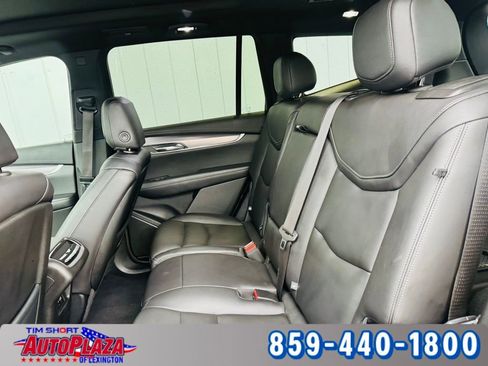 Used 2023 Cadillac XT6 Luxury image 17