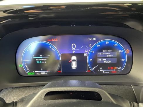 Used 2026 Toyota Crown Signia w/ Advanced Technology Package AWD/4WD image 5