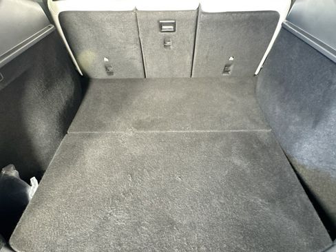 Used 2025 Tesla Model Y Long Range AWD/4WD image 24