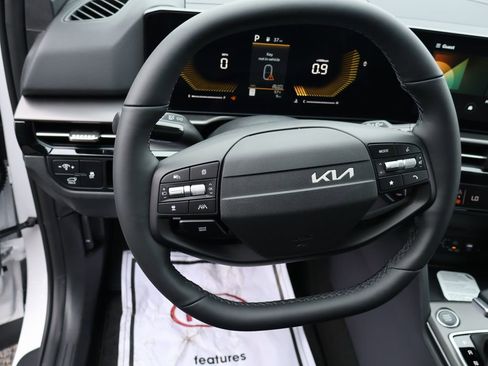 New 2026 Kia Sportage EX image 25