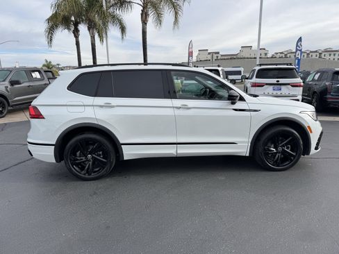 Used 2023 Volkswagen Tiguan SE R-Line image 11