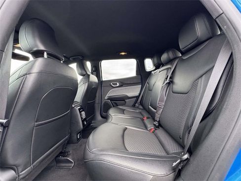 Used 2024 Jeep Compass Latitude image 17