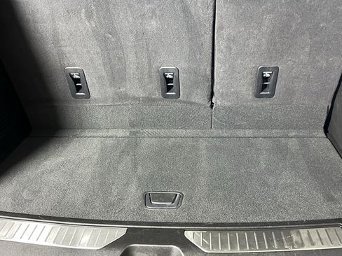 Used 2025 GMC Yukon Denali image 31