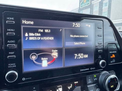 Certified 2020 Toyota Highlander XLE image 3