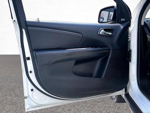Used 2017 Dodge Journey Crossroad w/ Popular Equipment Group FWD image 20