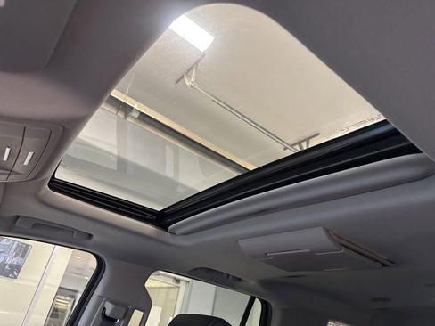 Used 2018 Chevrolet Tahoe Premier image 2