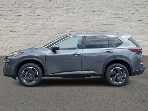Used 2025 Nissan Rogue SV AWD/4WD image 2