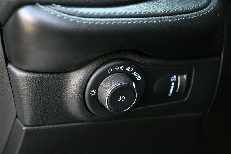 Used 2022 Dodge Durango GT RWD image 11