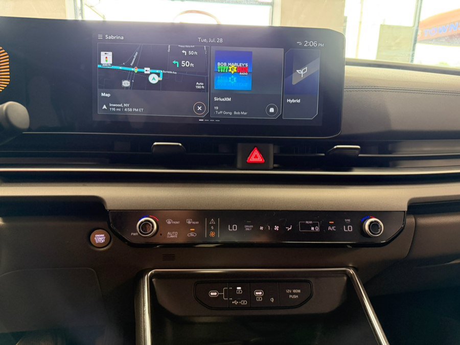 Used 2025 Kia Carnival EX FWD image 51