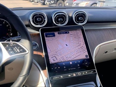 Used 2025 Mercedes-Benz C 300 4MATIC Sedan image 5