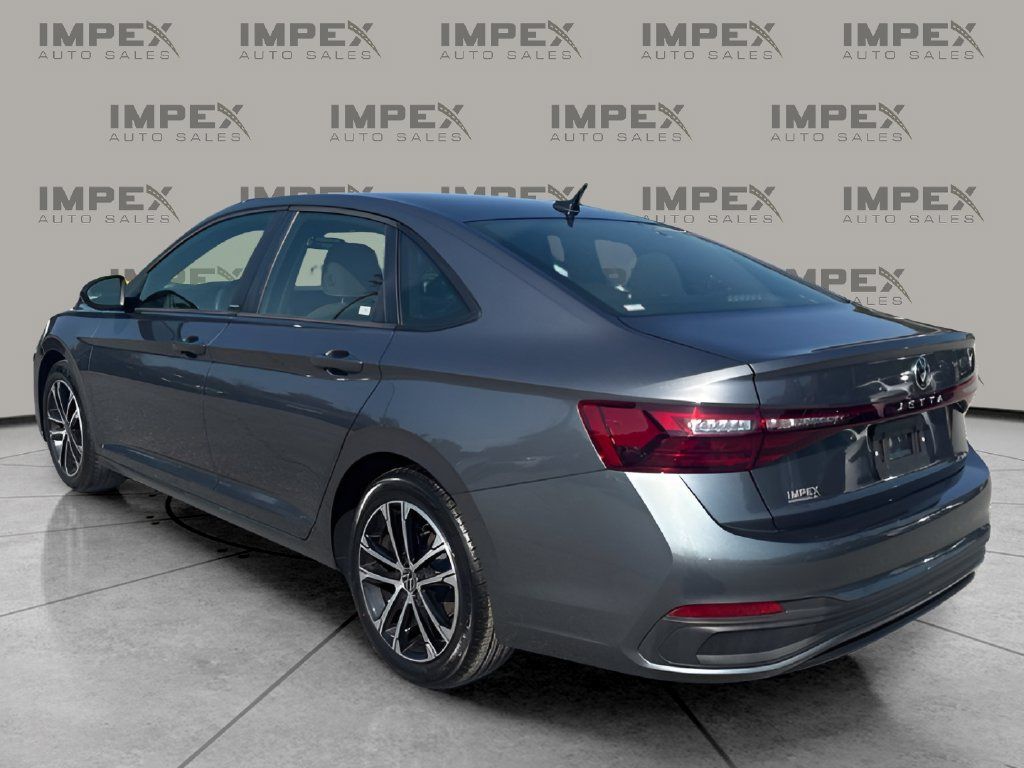 Used 2025 Volkswagen Jetta Sport FWD image 3