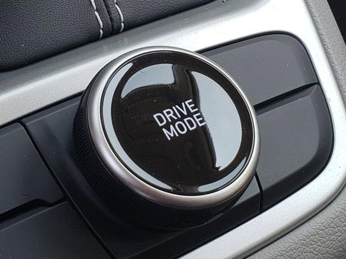 New 2025 Hyundai Venue SEL image 19