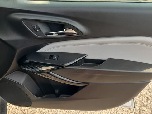 Certified 2025 Chevrolet Trax LT FWD image 31