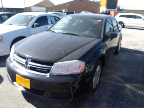 Used 2014 Dodge Avenger SE image 3