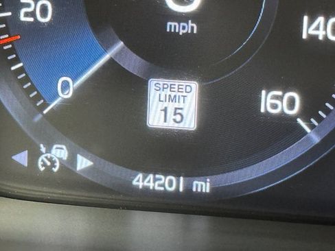 Used 2020 Volvo XC90 T6 Momentum image 17