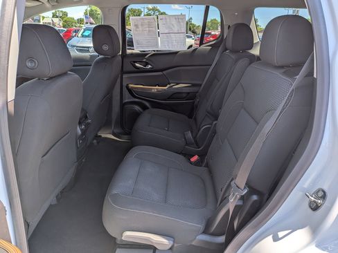 Certified 2023 GMC Acadia SLE w/ Driver Convenience Package FWD image 25