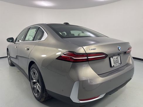 New 2026 BMW 530i xDrive AWD/4WD image 5