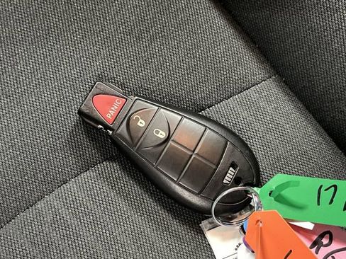 Used 2022 RAM 1500 Classic SLT image 23