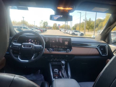 Used 2023 GMC Canyon AT4 w/ AT4 Premium Package image 3