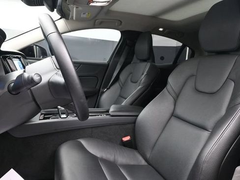 Used 2025 Volvo S60 B5 Plus FWD image 10