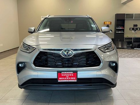 Certified 2025 Toyota Highlander Limited image 8