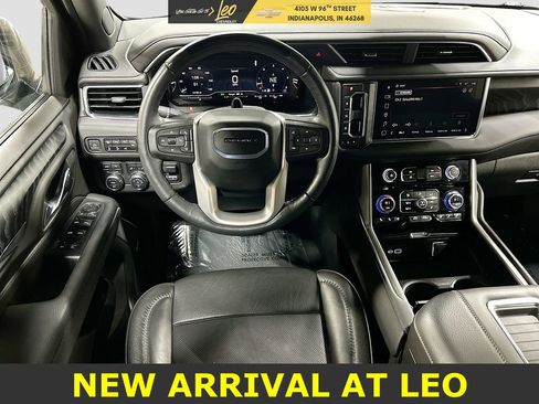 Used 2024 GMC Yukon XL Denali w/ Advanced Technology Package image 24