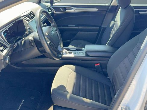 Used 2020 Ford Fusion SE image 5