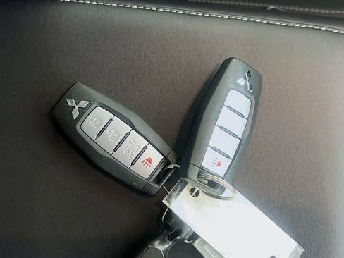 Used 2025 Mitsubishi Outlander SEL AWD/4WD image 33