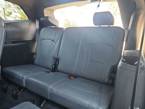 Used 2024 Buick Enclave Premium image 28