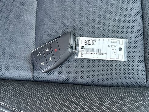 New 2025 Chevrolet Blazer EV LT w/ Super Cruise Package image 35