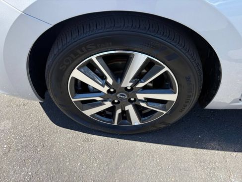 Used 2025 Nissan Versa SV FWD image 28