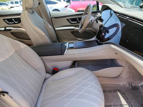 Used 2022 Mercedes-Benz EQS 580 4MATIC Sedan image 15