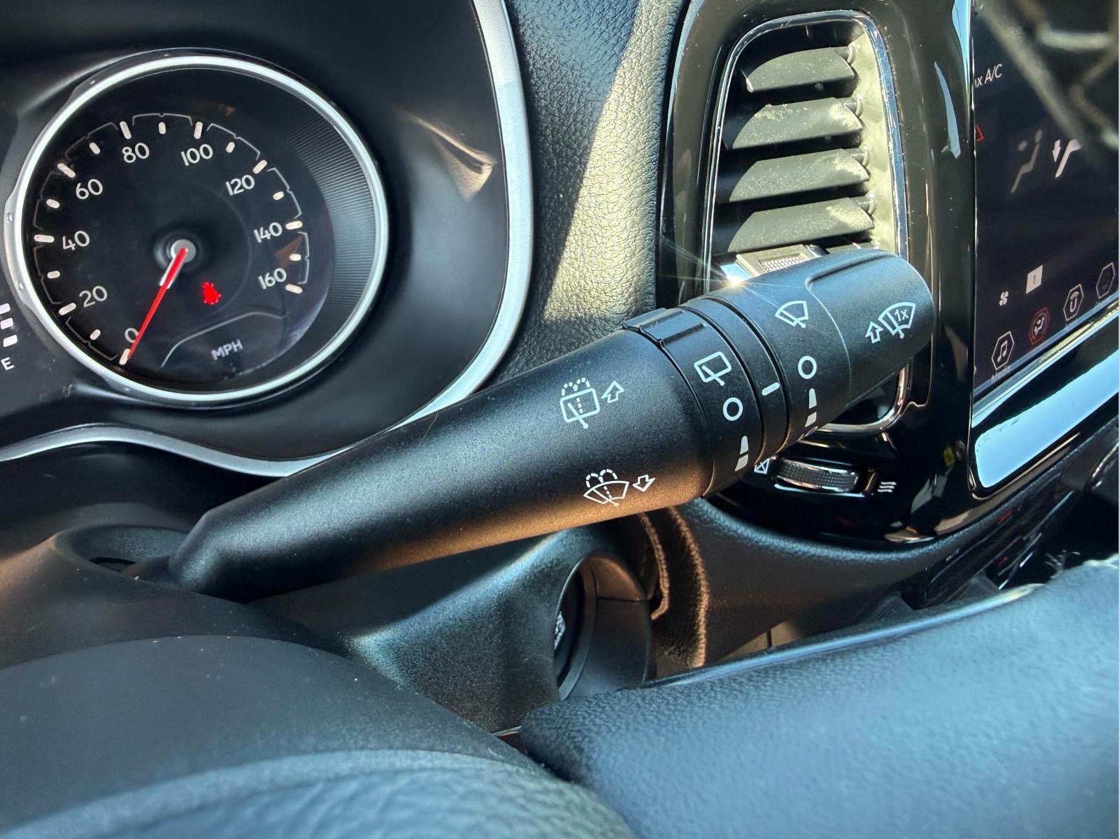 Used 2021 Jeep Compass Latitude FWD image 25