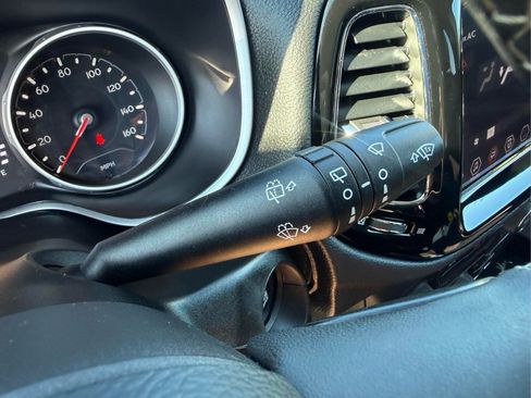 Used 2021 Jeep Compass Latitude FWD image 25