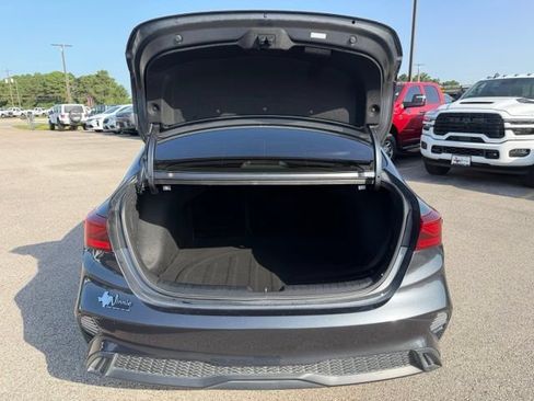 Used 2023 Kia Forte LXS w/ LXS Technology Package FWD image 8