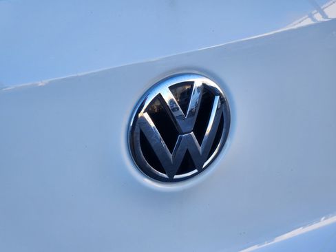 Used 2018 Volkswagen Tiguan Limited image 18